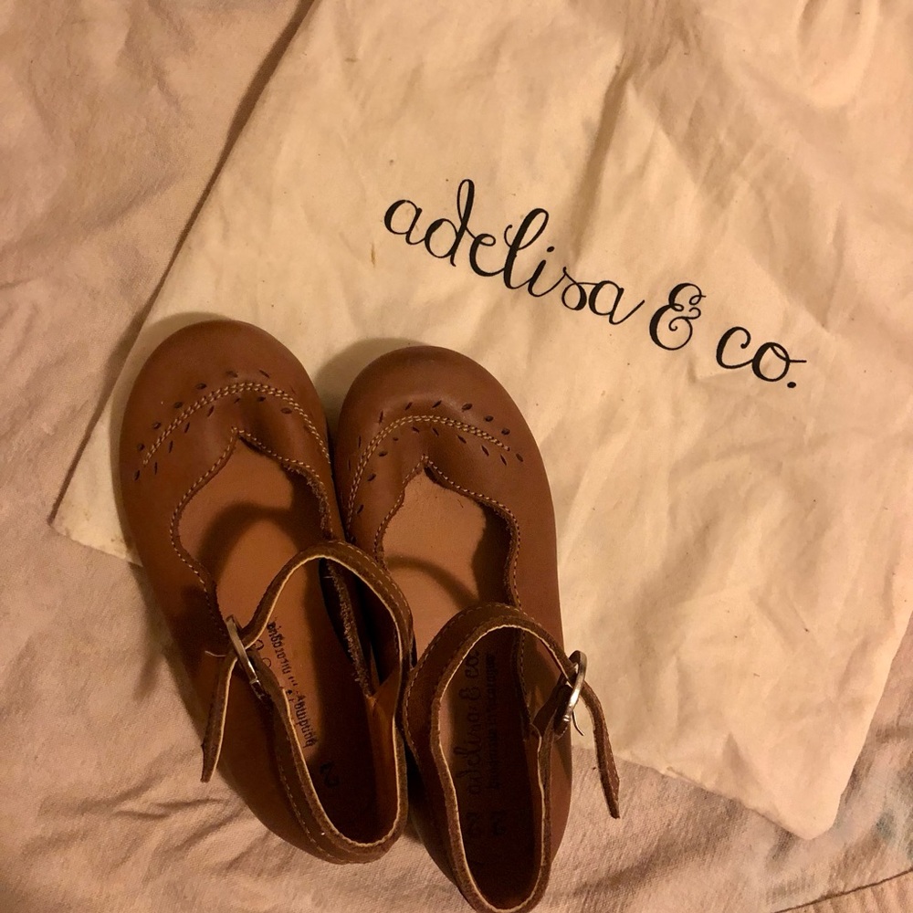 Adelisa & Co Leather Shoes size 6 / EU 22